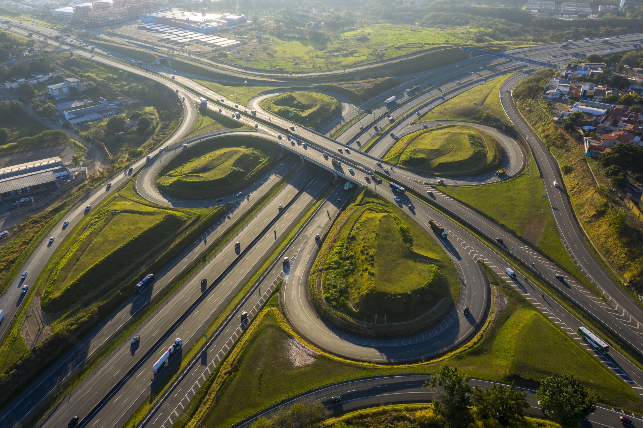 Avanços da infraestrutura no Brasil Avanços da infraestrutura no Brasil