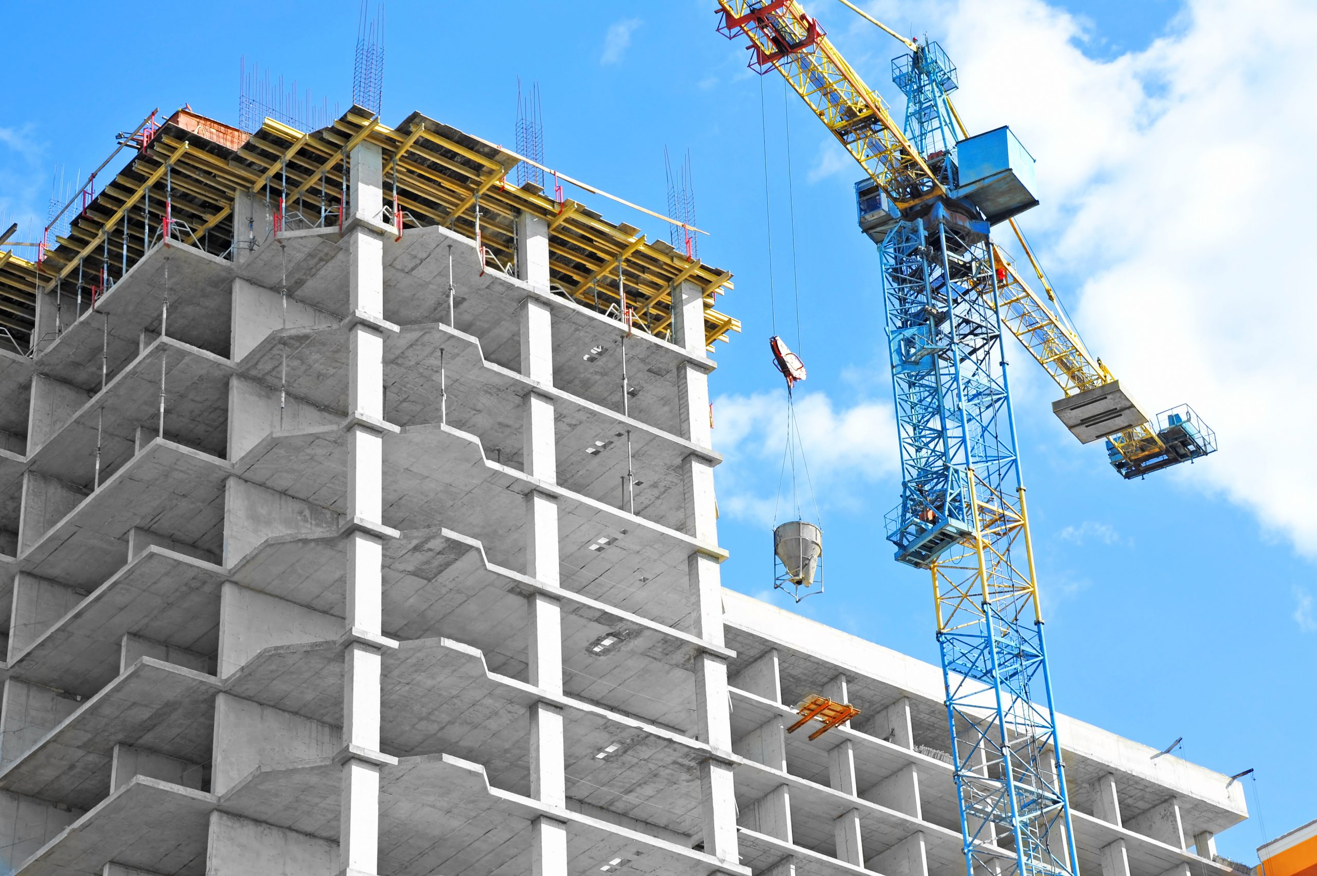 Gruas: conheça os tipos e sua função Gruas: conheça os tipos e sua função